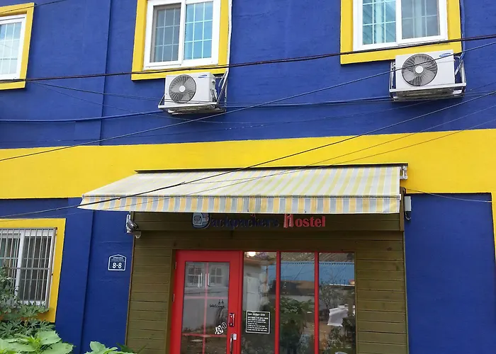 Hostel Blue Backpackers *