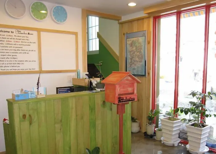 Blue Backpackers Hostel *